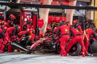 Ferrari Pit (c) COLOMBO IMAGES Scuderia Ferrari