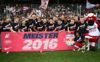 Red Bull Salzburg Meister 2016 (c) GEPA pictures Roittner.jpg