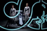 Yuki Tsunoda und Pierre Gasly (c) Red Bull Content Pool Joerg Mitter